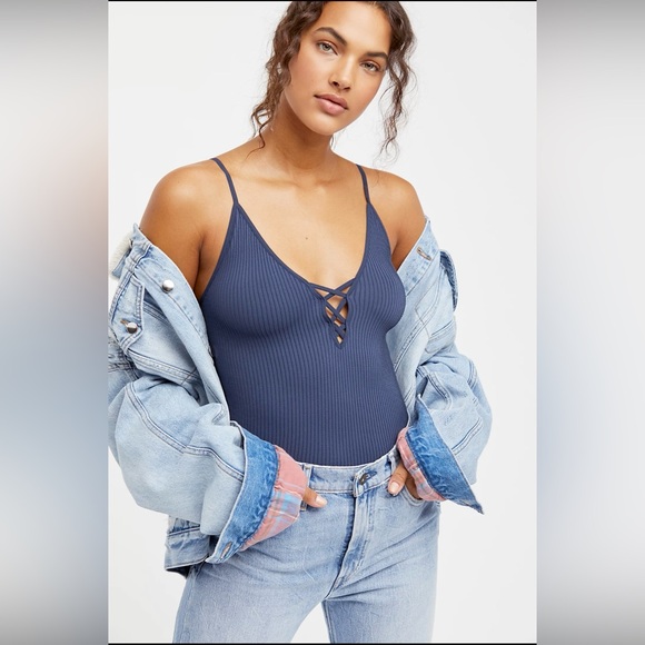 FREE PEOPLE INTIMATELY CROSSFIRE SEAMLESS CAMISOLE TANK TOP!! - Picture 5 of 12